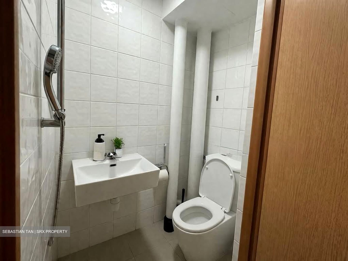 Woodsvale (D25), Condominium #539255631